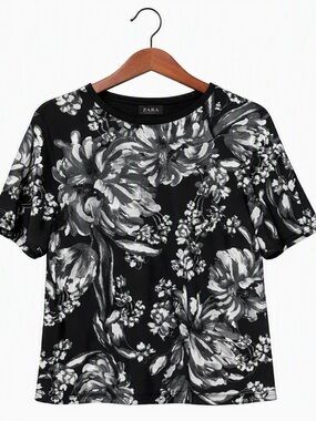 ZARA Men’s Black and White Floral Short Sleeve Tee
